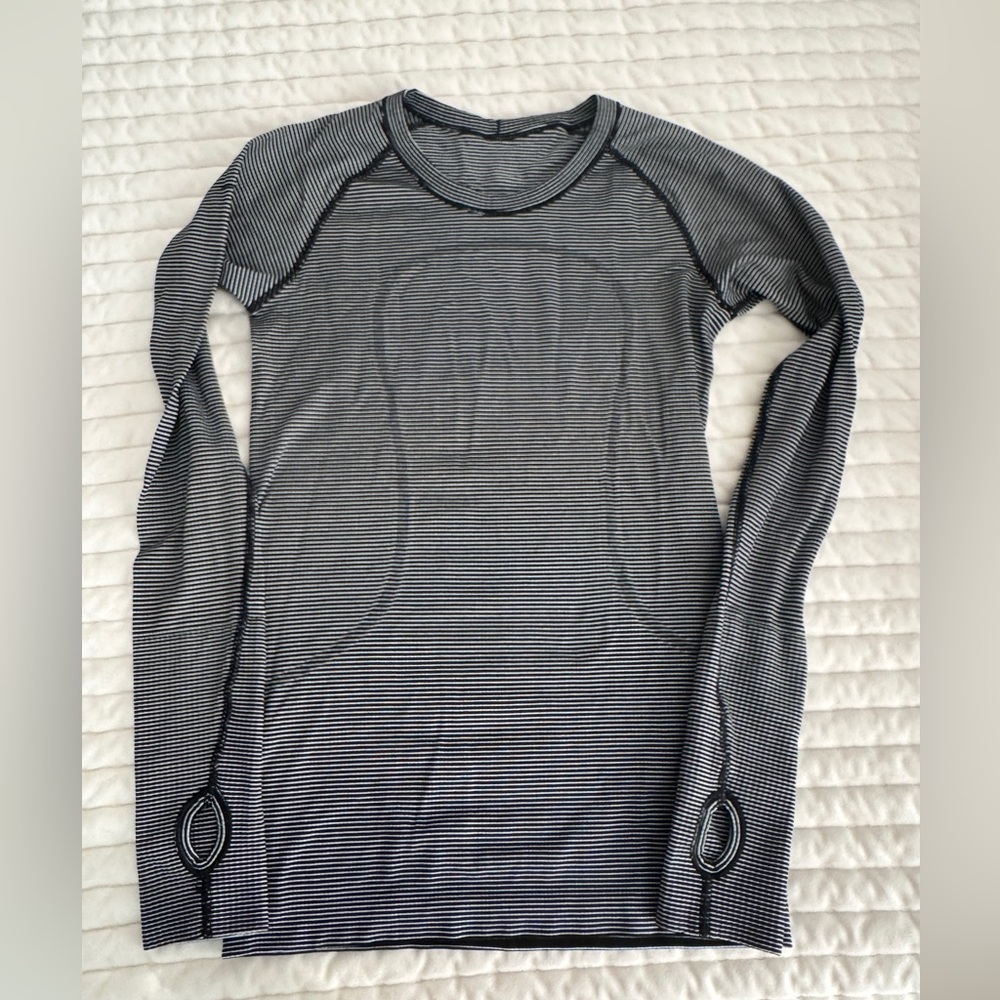 Lululemon swiftly tech long sleeve.